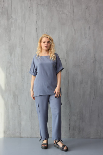 Літній жіночий костюм